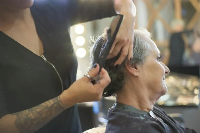 Coupe de cheveux mi-longs femme : cinq familles, comment choisir selon morphologie et nature de cheveux