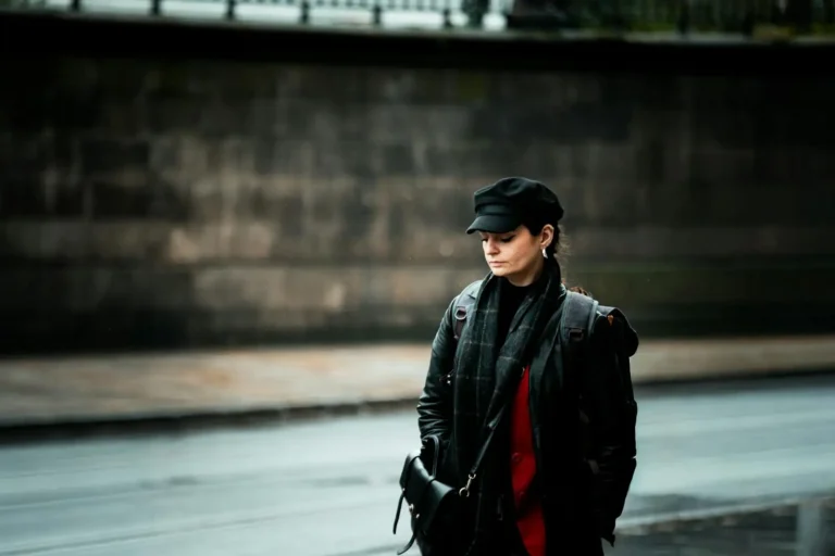 Tendances mode hiver 2026 : silhouettes, couleurs et pièces qui vont vraiment compter