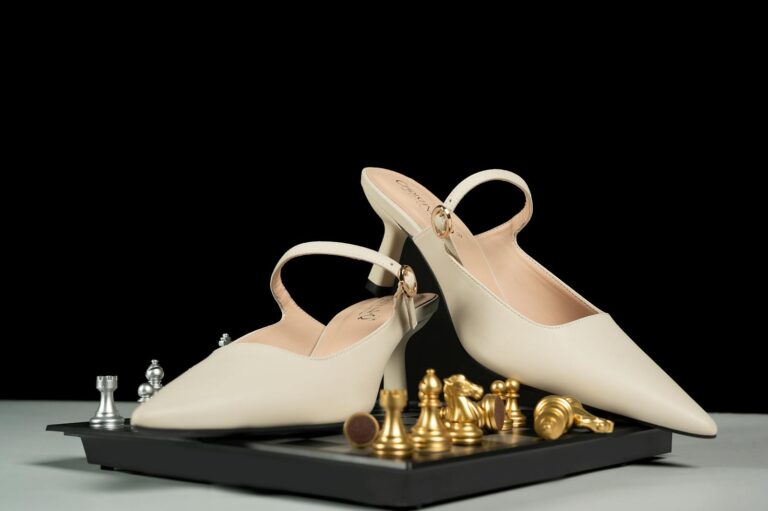 Kitten heels : un talon fin et bas, comment le porter et où l&rsquo;acheter