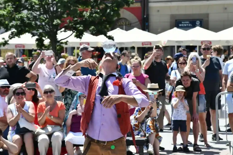 Festival de théâtre de rue d&rsquo;Aurillac : le guide