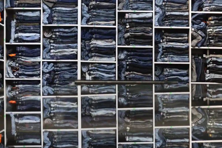 Vêtements Intermarché : ce qu&rsquo;on trouve vraiment au rayon textile