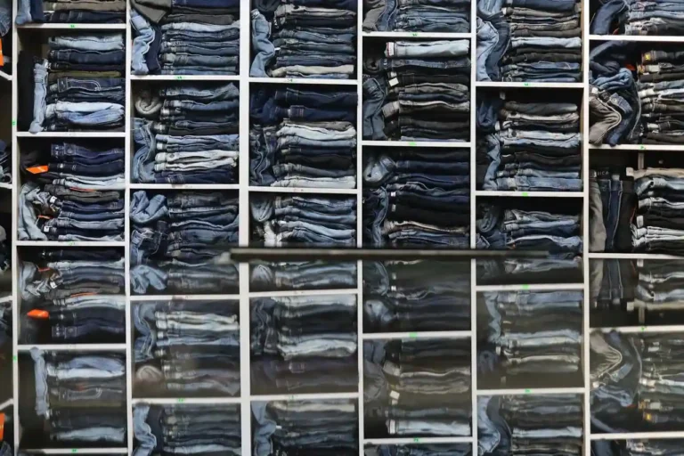 Vêtements ONLY : la marque danoise et son denim