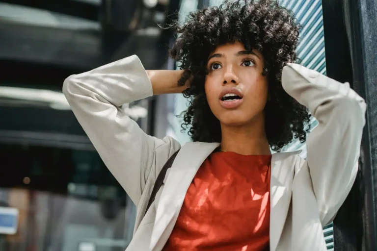 Cheveux épais : les comprendre, les nourrir et les discipliner