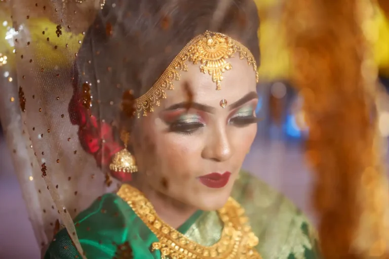 Maquillage indien : décoder le look et le reproduire avec goût