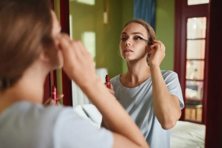 Maquillage simple : peu de produits, quelques minutes