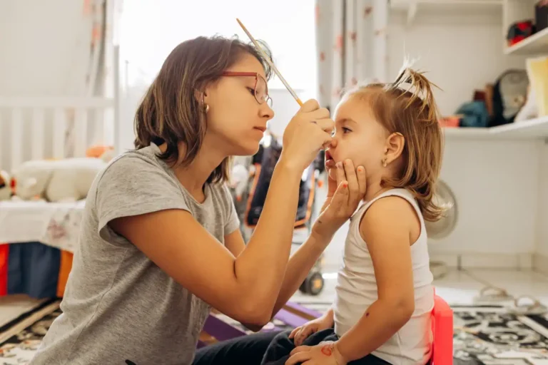 Maquillage de Minnie : les quatre marqueurs qui suffisent