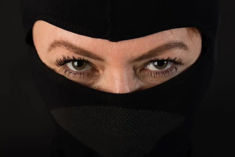 Maquillage de ninja : le tuto pour un rendu net, enfant ou adulte