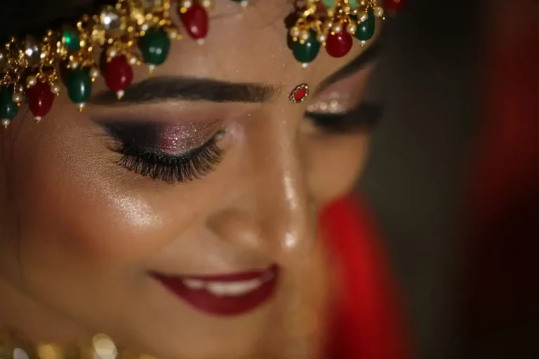 Maquillage indien pour femme : l&rsquo;adapter à son œil et à sa carnation