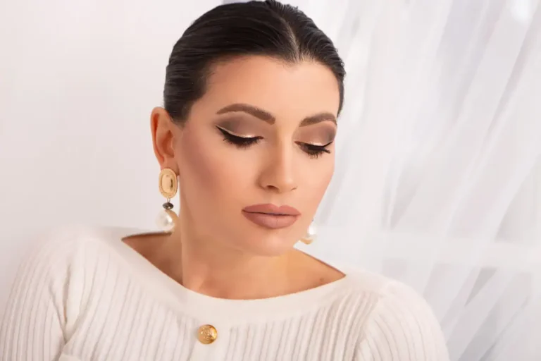 Maquillage oriental : construire le regard couche par couche